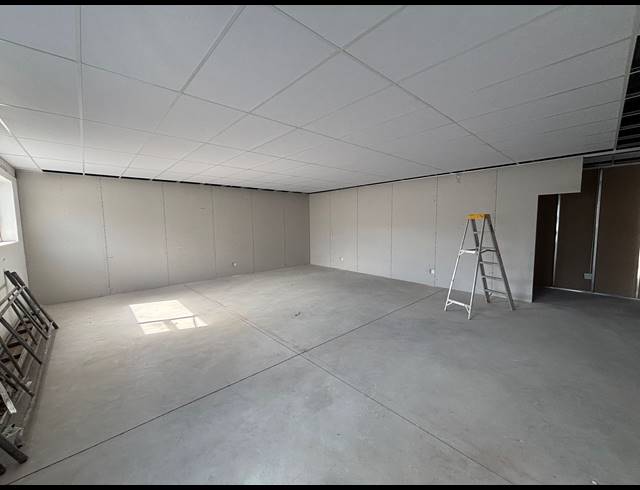 73M² OFFICE TO LET IN AUDAS ESTATE